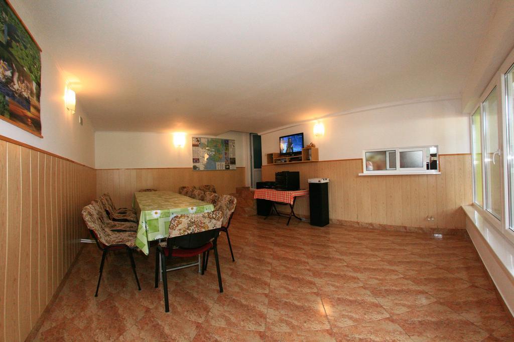 Casa Nelu Pescaru Hotel Mahmudia Buitenkant foto